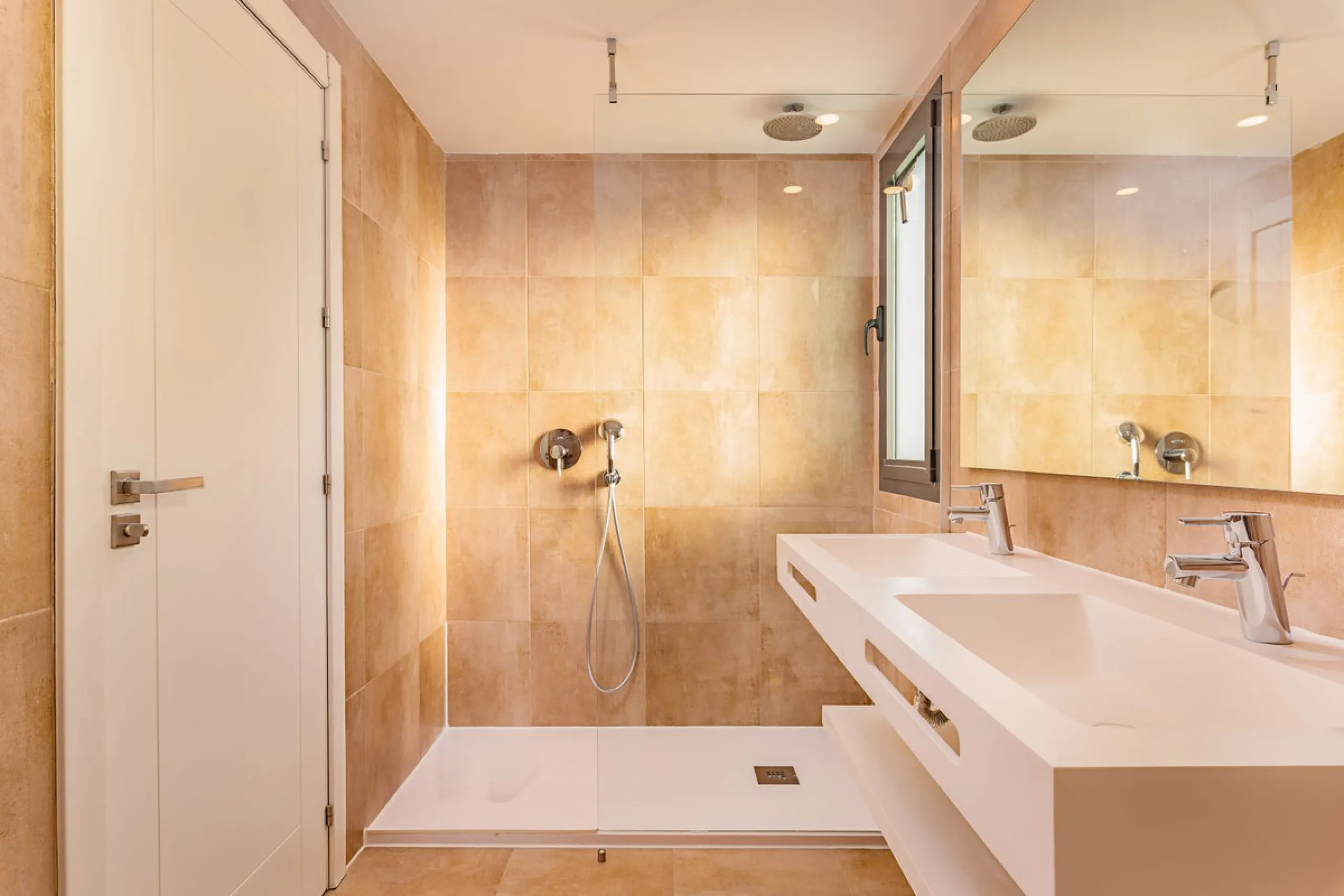 Luxury Duplex Penthouse with Panoramic Sea Views – Estepona with valid RTA (touristic rental licence).