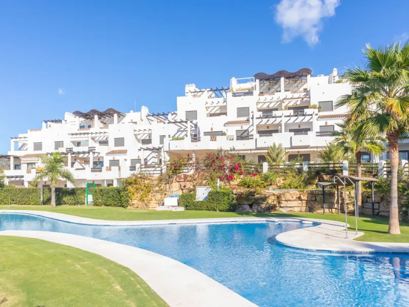 Luxury Duplex Penthouse with Panoramic Sea Views – Estepona with valid RTA (touristic rental licence).