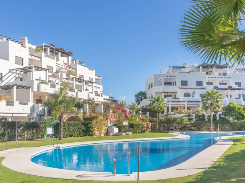 Luxury Duplex Penthouse with Panoramic Sea Views – Estepona with valid RTA (touristic rental licence).