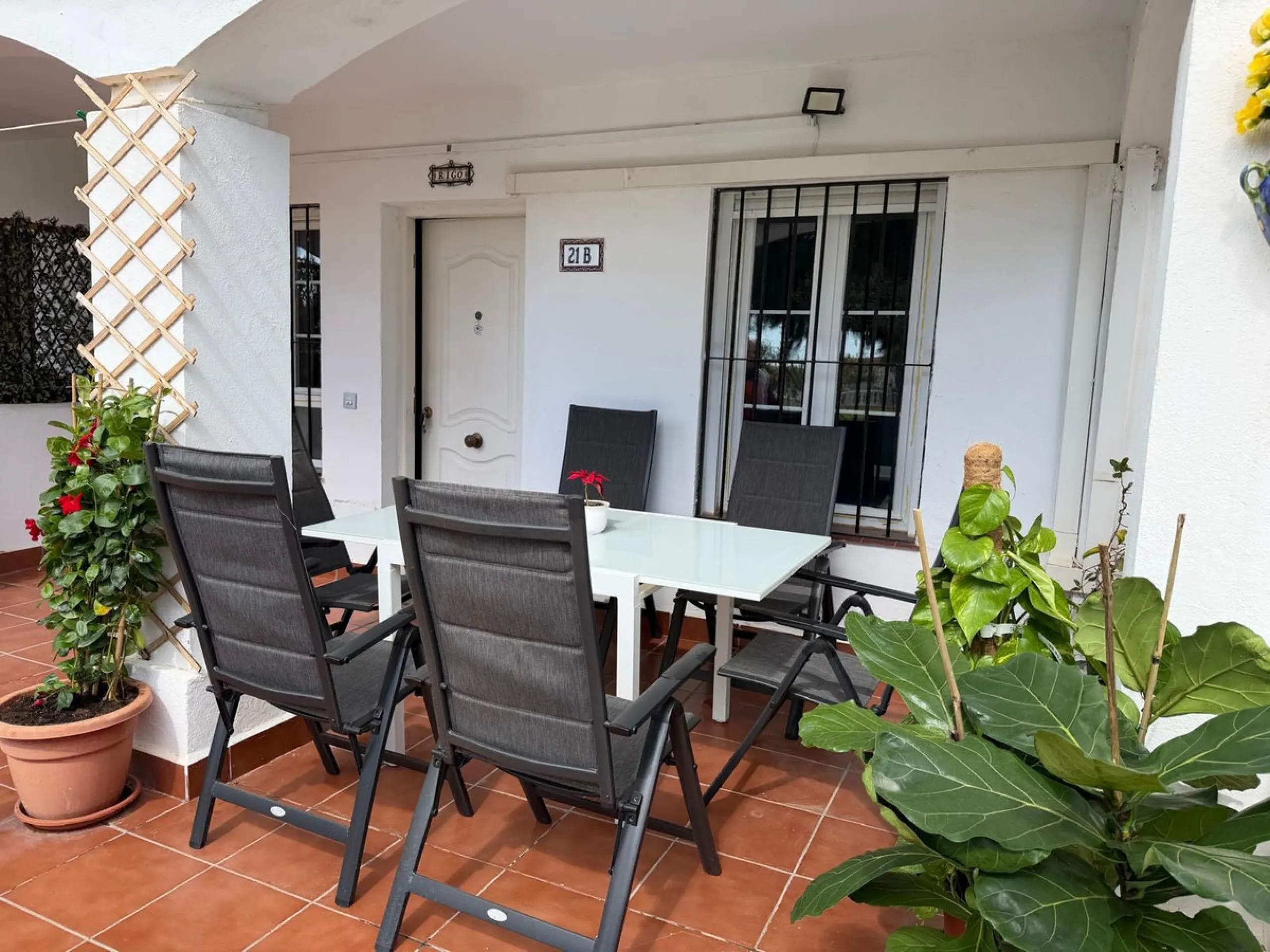 Apartment - Middle Floor Apartment в продаже в Benalmadena, Málaga. В доме 2 спален и 2 ванных комнат. Площадь дома 75 м²