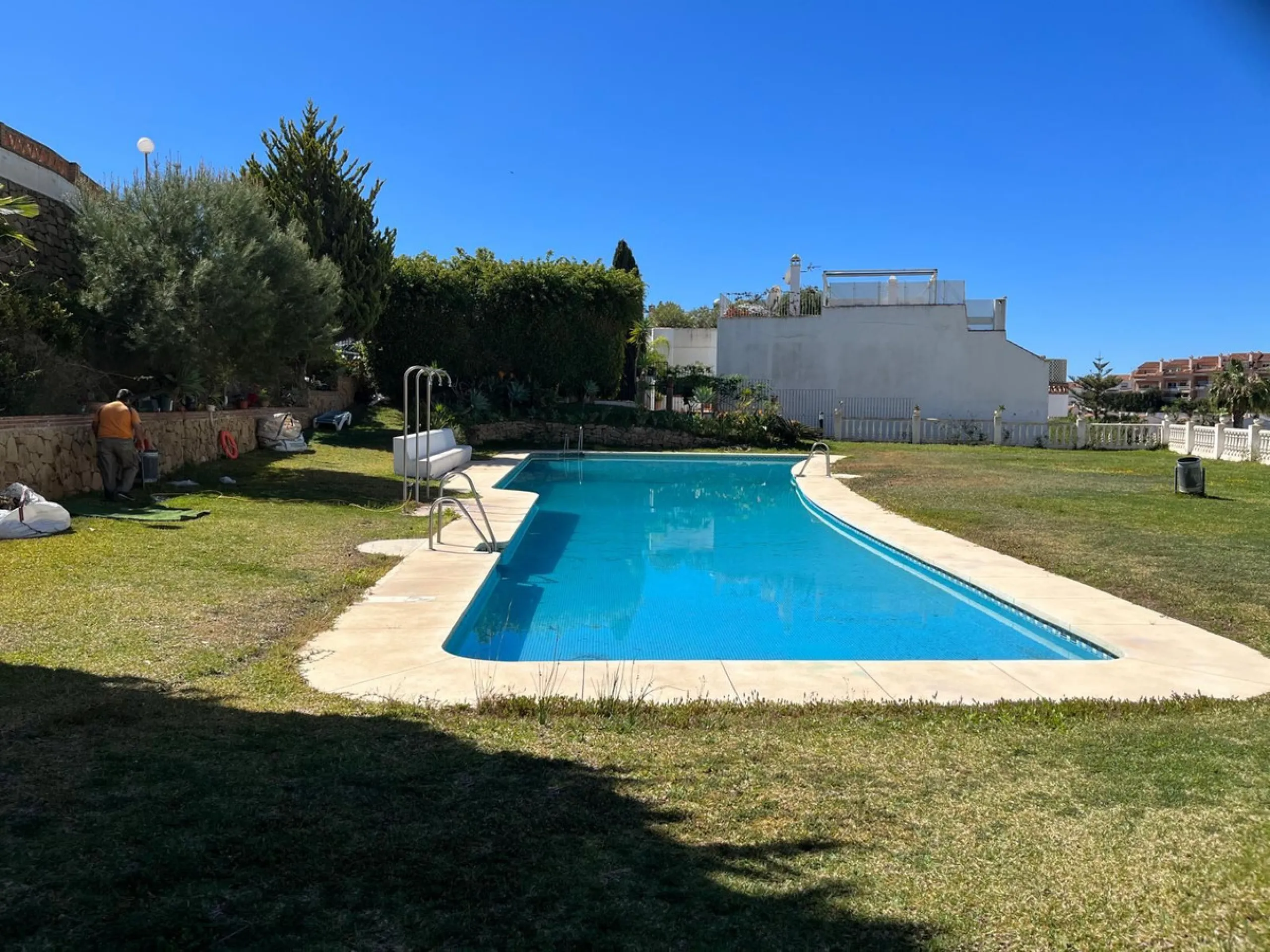 Apartment - Middle Floor Apartment в продаже в Benalmadena, Málaga. В доме 2 спален и 2 ванных комнат. Площадь дома 75 м²