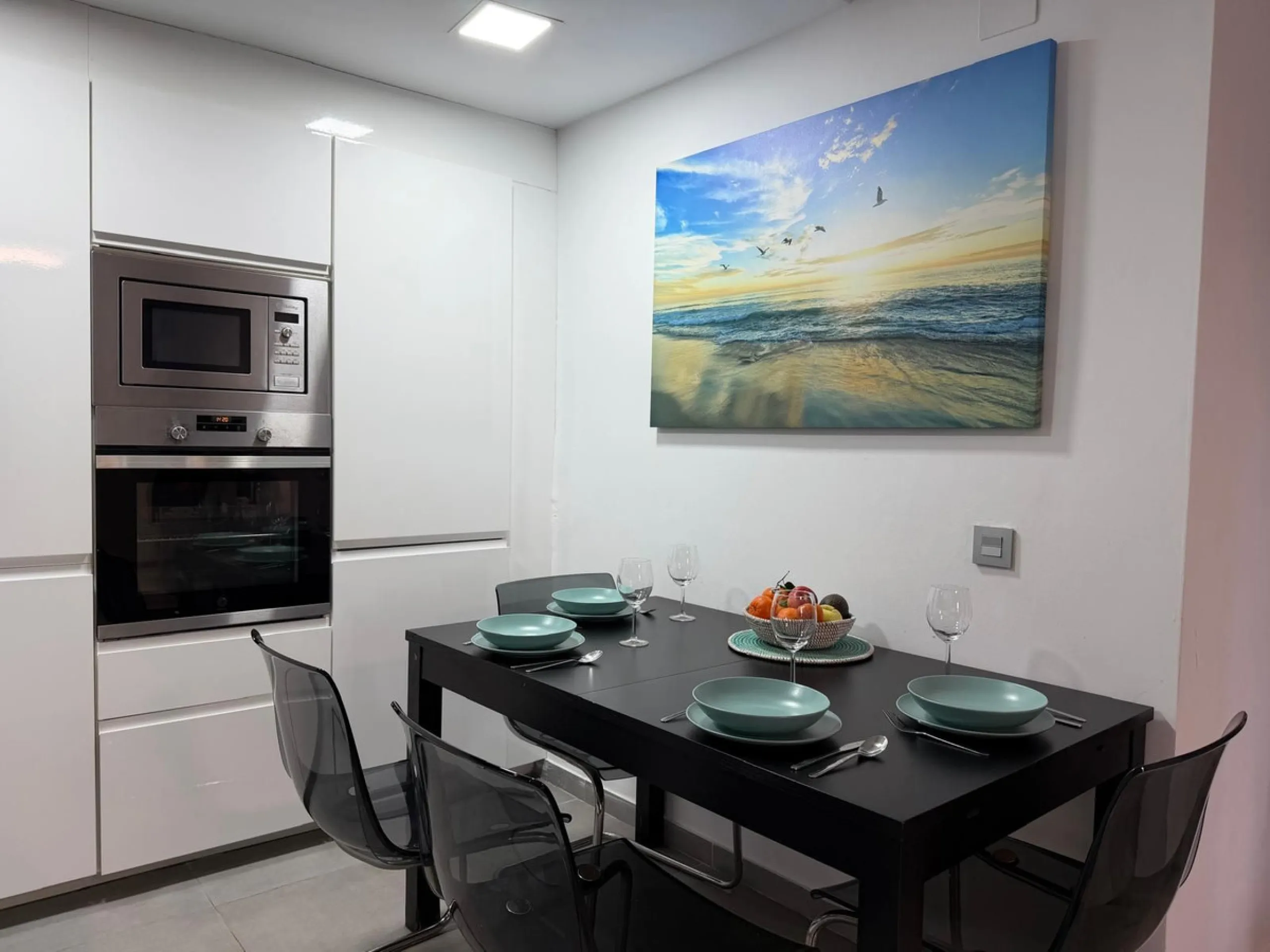 Apartment - Middle Floor Apartment в продаже в Benalmadena, Málaga. В доме 2 спален и 2 ванных комнат. Площадь дома 75 м²