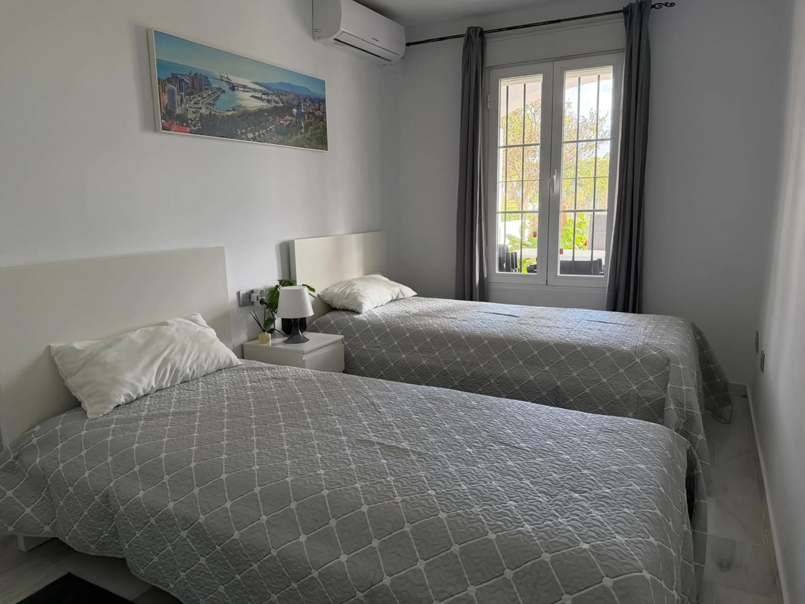 Apartment - Middle Floor Apartment в продаже в Benalmadena, Málaga. В доме 2 спален и 2 ванных комнат. Площадь дома 75 м²