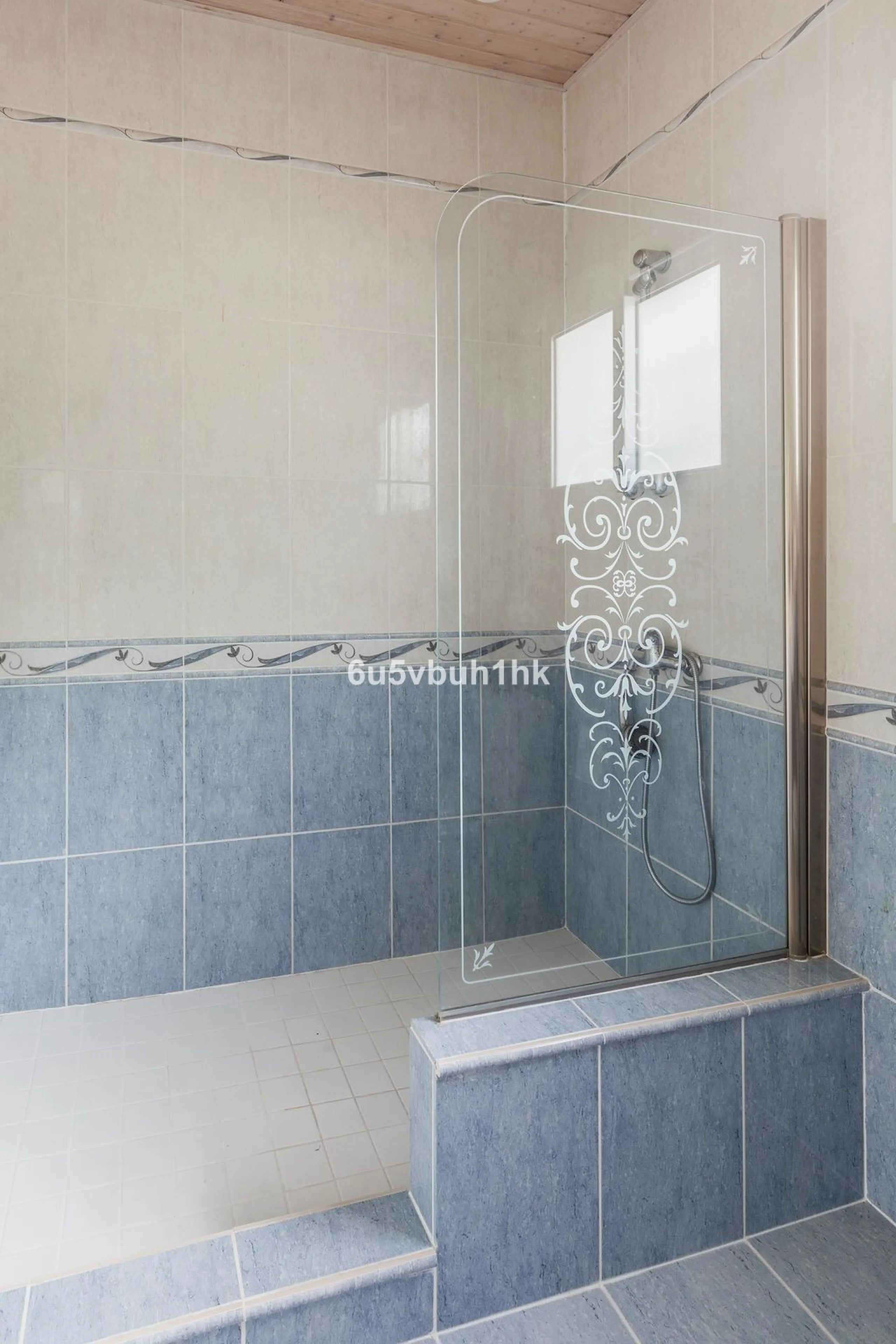 House - Detached Villa в продаже в Fuengirola, Málaga. В доме 4 спален и 6 ванных комнат. Площадь дома 300 м². Площадь участка 1000 м²
