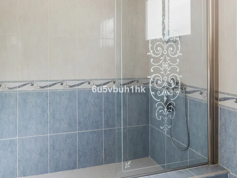 House - Detached Villa в продаже в Fuengirola, Málaga. В доме 4 спален и 6 ванных комнат. Площадь дома 300 м². Площадь участка 1000 м²