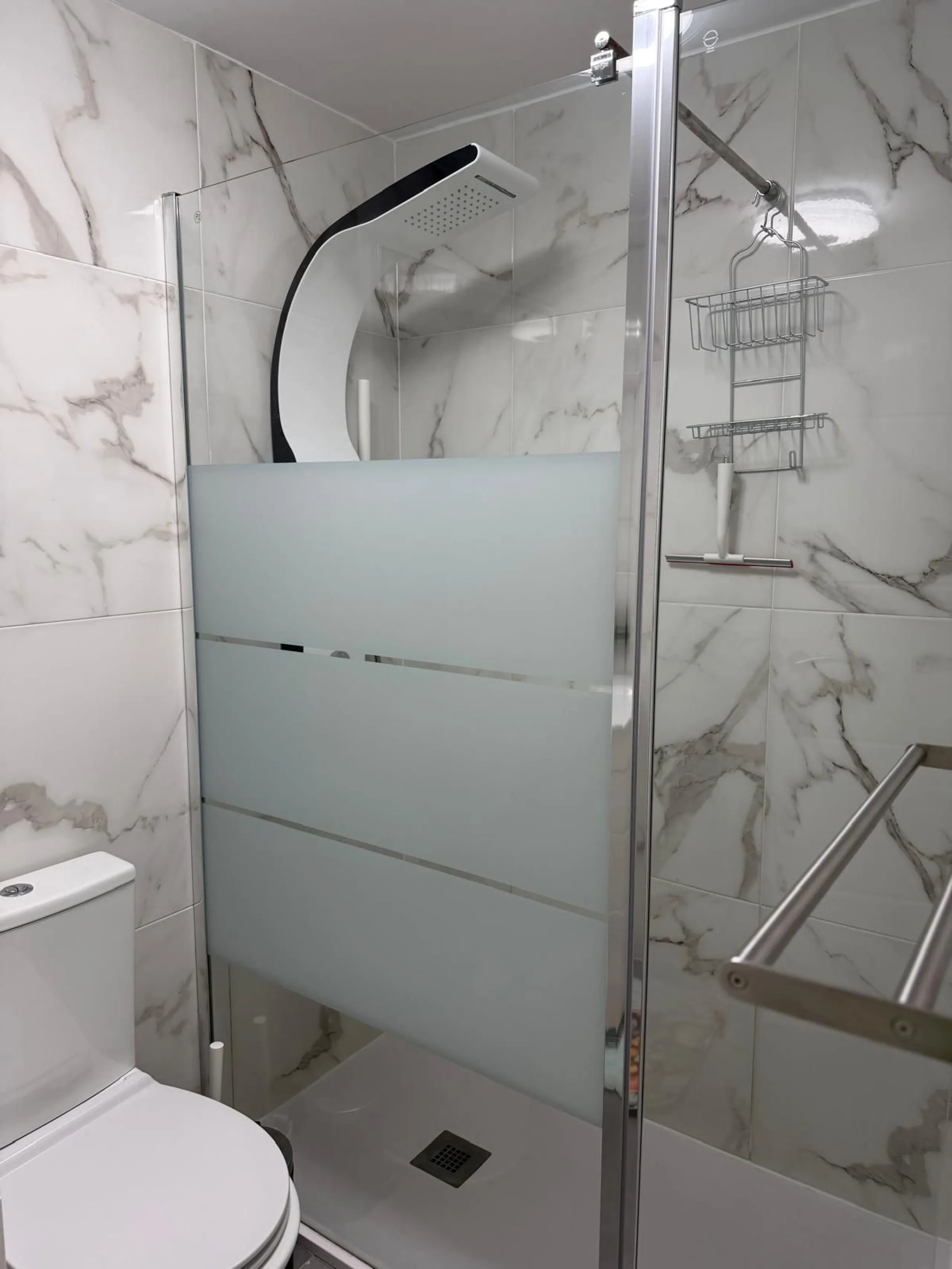 Apartment - Middle Floor Apartment в продаже в Benalmadena, Málaga. В доме 2 спален и 2 ванных комнат. Площадь дома 75 м²