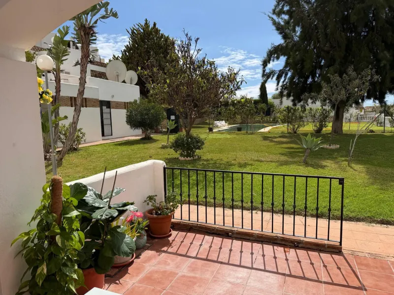 Apartment - Middle Floor Apartment в продаже в Benalmadena, Málaga. В доме 2 спален и 2 ванных комнат. Площадь дома 75 м²