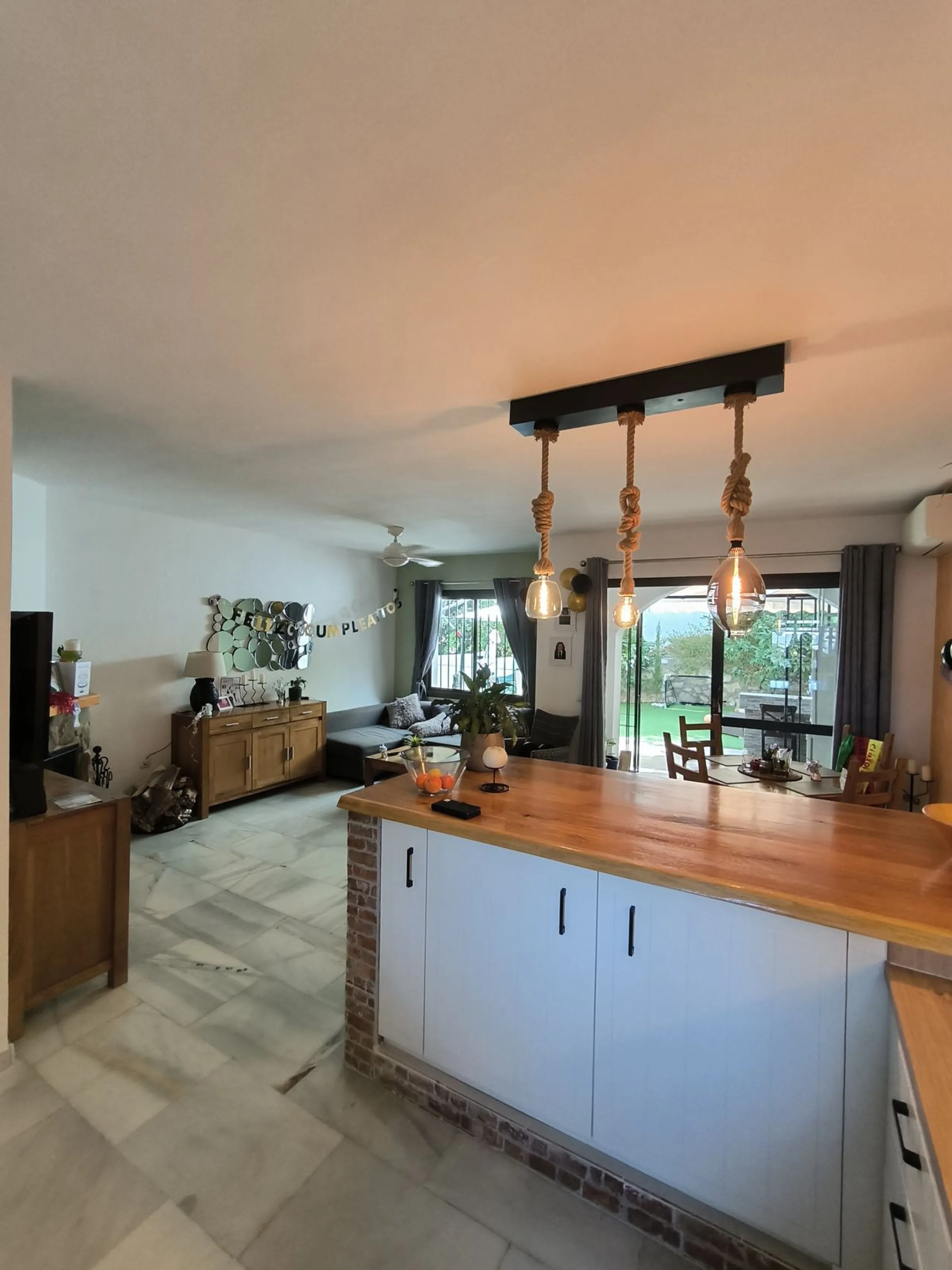 Situated in the popular residential area of Cerros del Aguila, just a short drive from the beach and the vibrant centre of Fuengirola, this beautifully renovated semi-detached house is ready to move straight into.