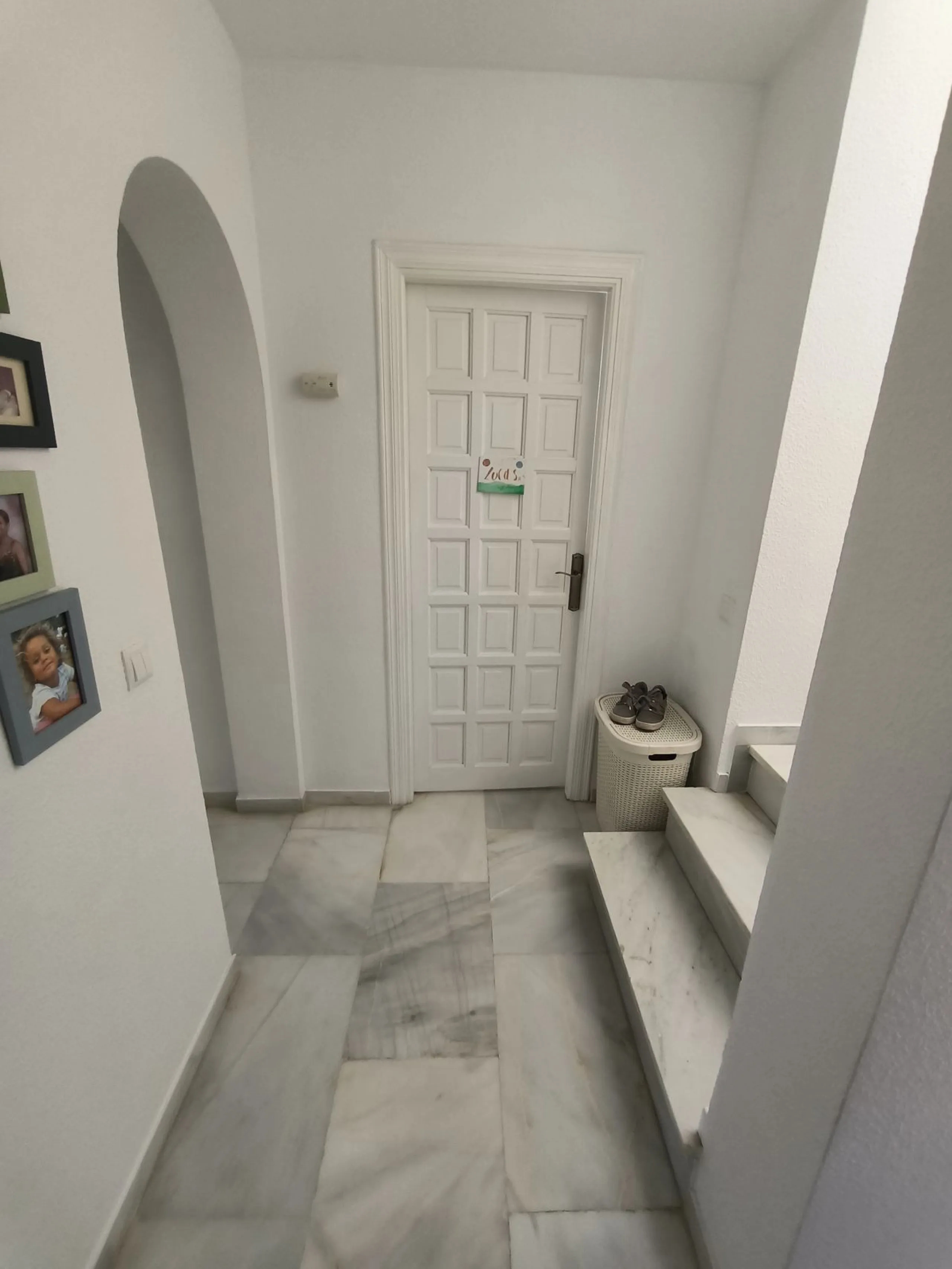 Situated in the popular residential area of Cerros del Aguila, just a short drive from the beach and the vibrant centre of Fuengirola, this beautifully renovated semi-detached house is ready to move straight into.