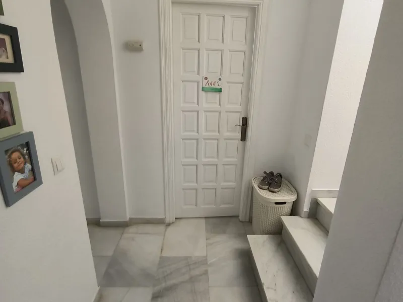 Situated in the popular residential area of Cerros del Aguila, just a short drive from the beach and the vibrant centre of Fuengirola, this beautifully renovated semi-detached house is ready to move straight into.