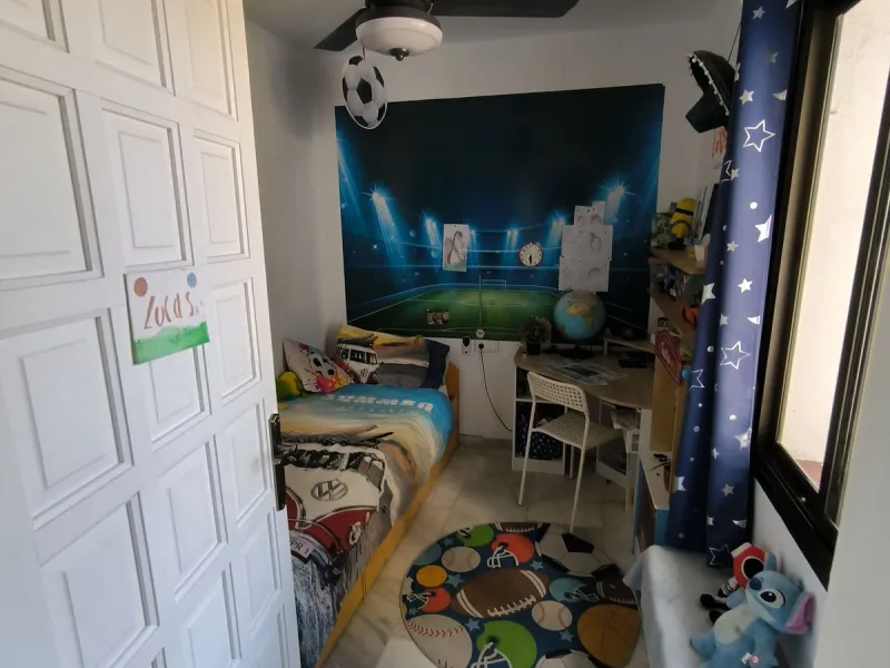 Situated in the popular residential area of Cerros del Aguila, just a short drive from the beach and the vibrant centre of Fuengirola, this beautifully renovated semi-detached house is ready to move straight into.
