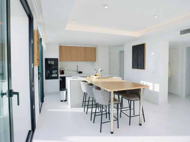 Introducing a truly exceptional luxury penthouse apartment, perfectly positioned just 100 metres from the beach in the highly sought-after Jade Tower. This exquisite residence offers a rare blend of sophistication, comfort, and convenience, promising an e