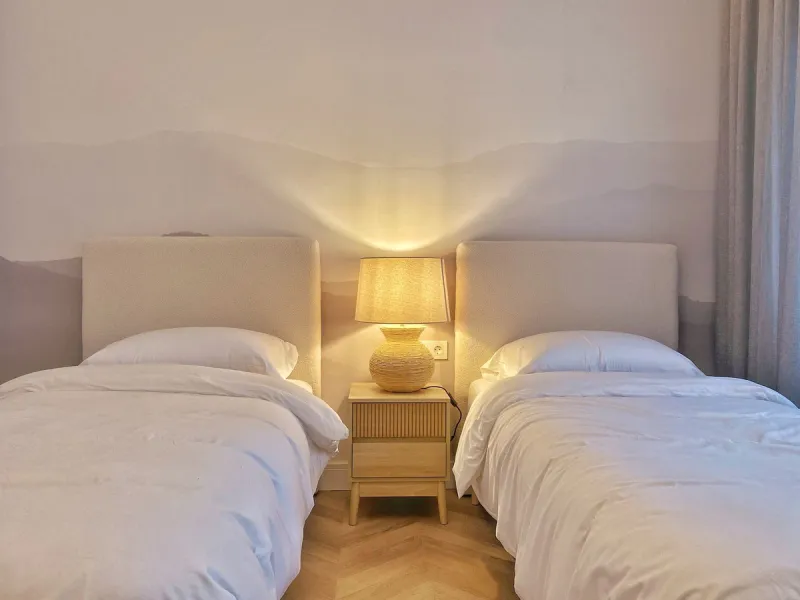 This gorgeous apartment is located in the upmarket urbanisation Bahia del Velerin - frontline beach, right on the beautiful paseo maritimo, meters away from the sea; with 24/7 security, underground parking, storage room, beautiful garden and swimming pool