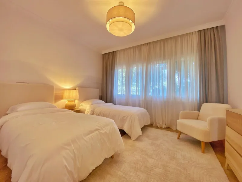 This gorgeous apartment is located in the upmarket urbanisation Bahia del Velerin - frontline beach, right on the beautiful paseo maritimo, meters away from the sea; with 24/7 security, underground parking, storage room, beautiful garden and swimming pool