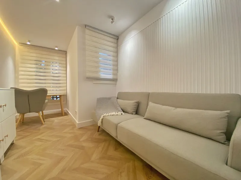 This gorgeous apartment is located in the upmarket urbanisation Bahia del Velerin - frontline beach, right on the beautiful paseo maritimo, meters away from the sea; with 24/7 security, underground parking, storage room, beautiful garden and swimming pool
