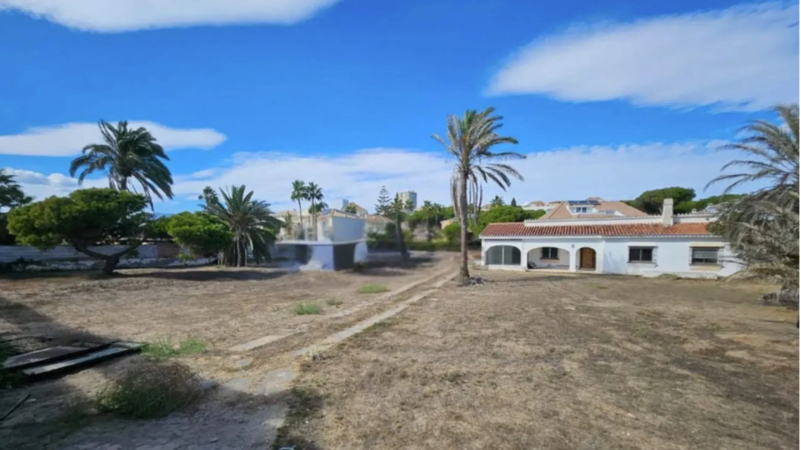 Plot - Land в продаже в Marbella, Málaga. Площадь участка 4118 м²