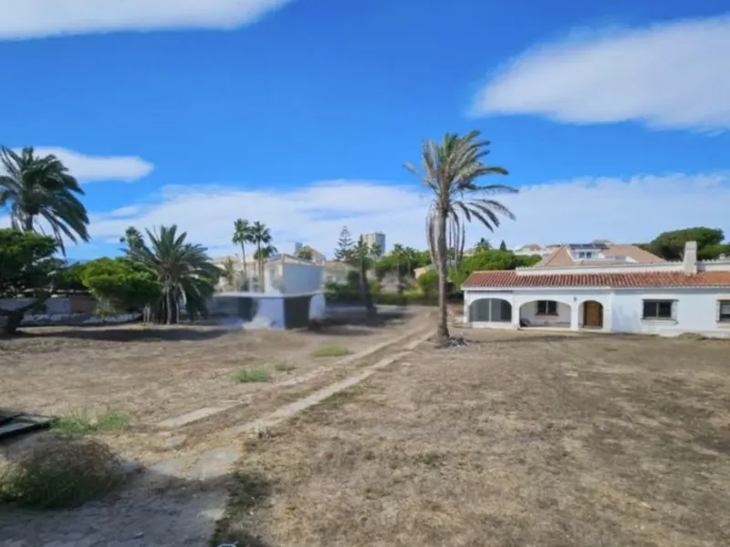 Plot - Land в продаже в Marbella, Málaga. Площадь участка 4118 м²