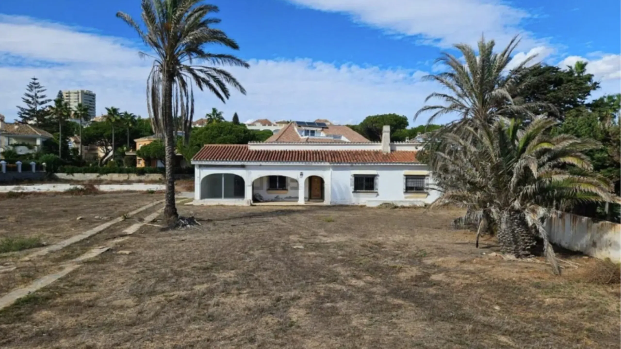 Plot - Land в продаже в Marbella, Málaga. Площадь участка 4118 м²