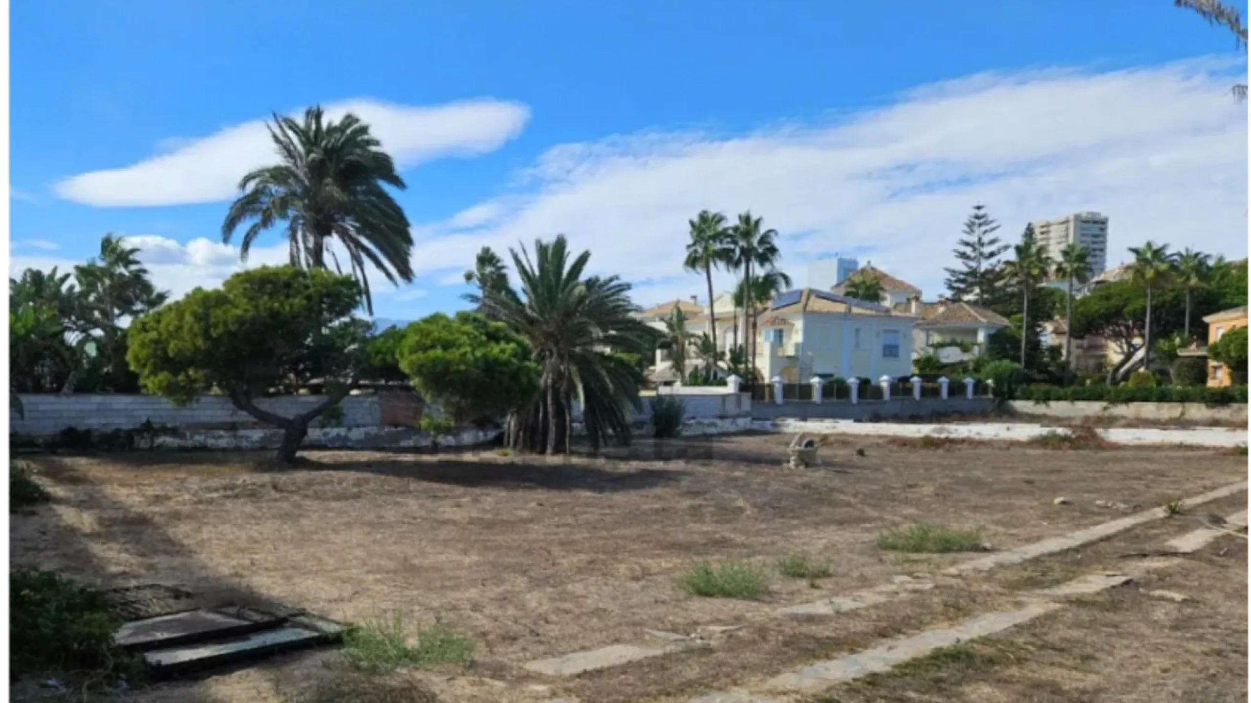 Plot - Land в продаже в Marbella, Málaga. Площадь участка 4118 м²