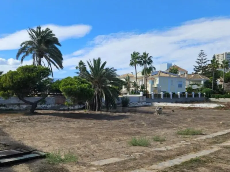 Plot - Land в продаже в Marbella, Málaga. Площадь участка 4118 м²