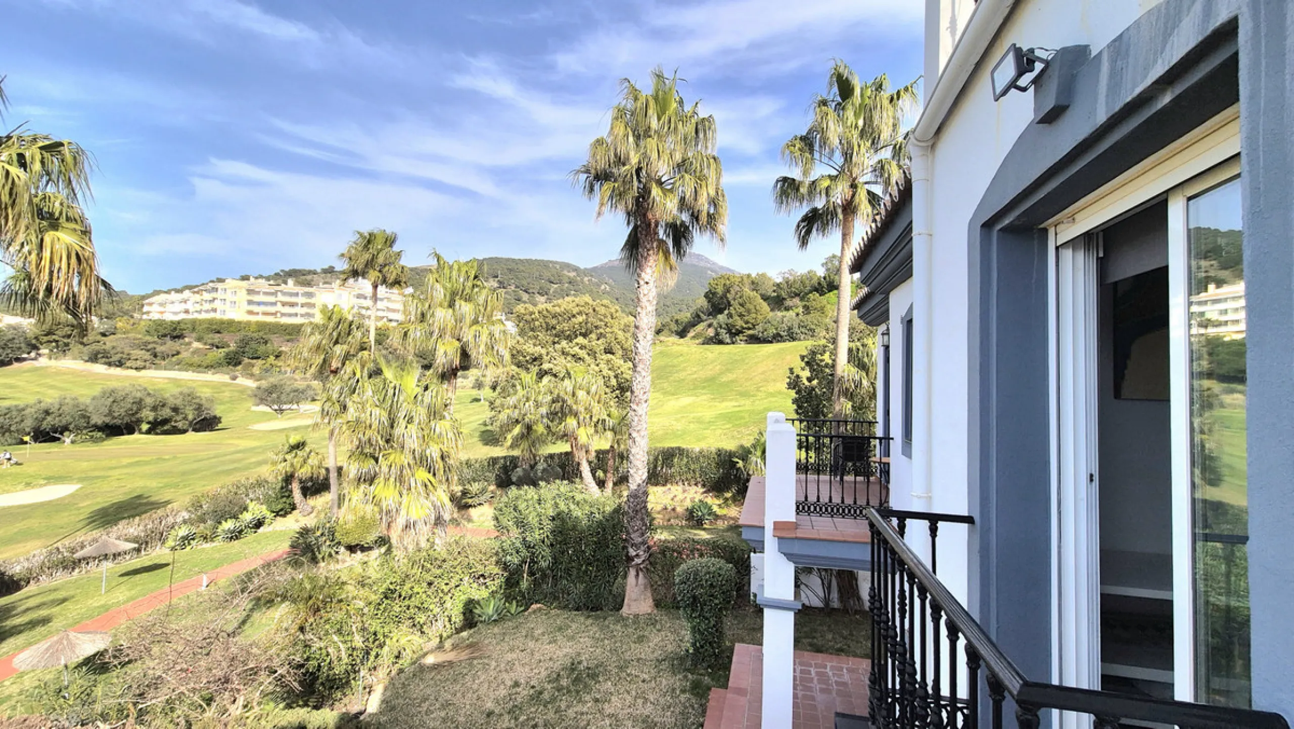 House - Townhouse в продаже в Alhaurín el Grande, Málaga. В доме 3 спален и 3 ванных комнат. Площадь дома 242 м²