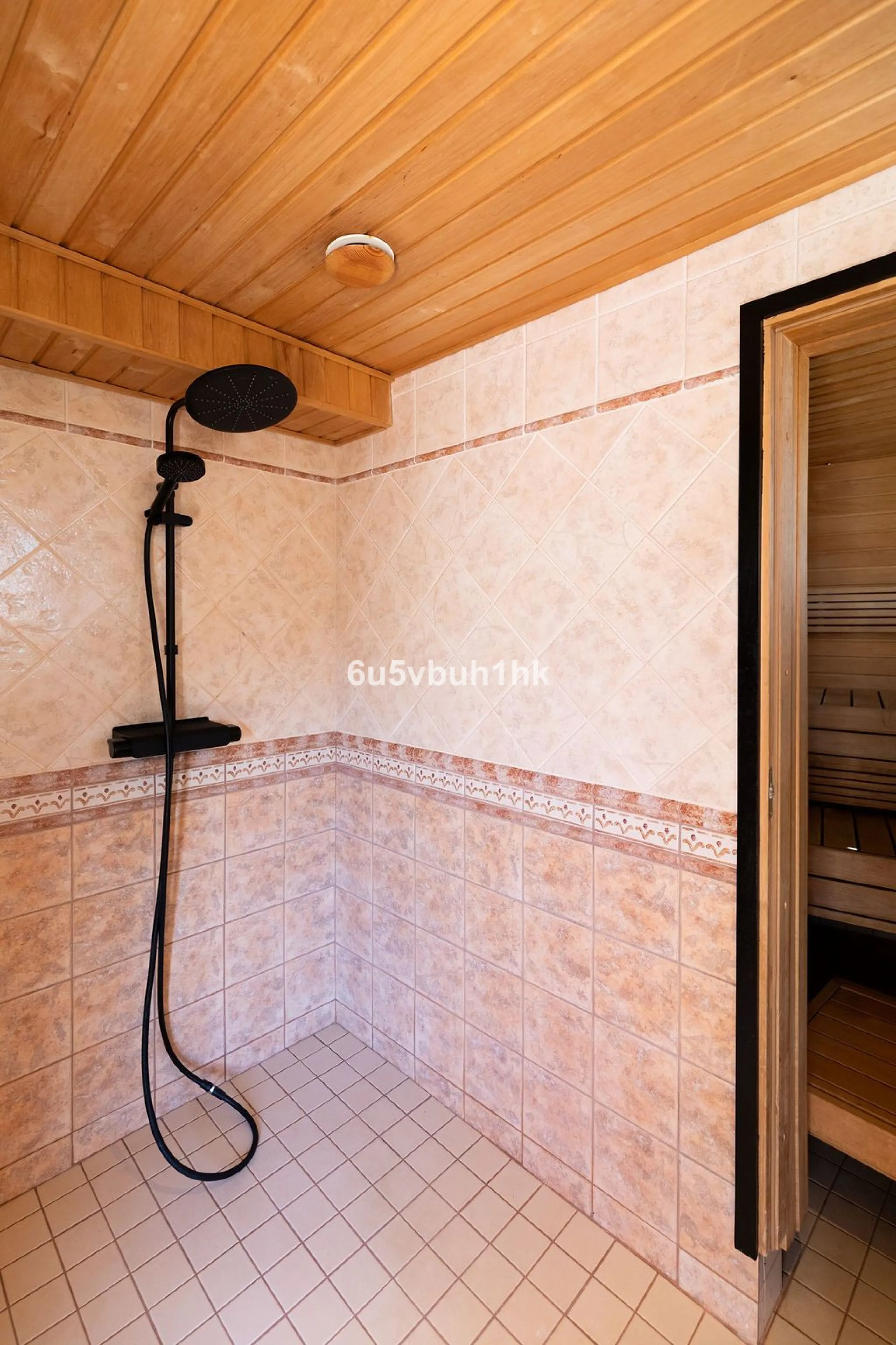 House - Detached Villa в продаже в Fuengirola, Málaga. В доме 4 спален и 6 ванных комнат. Площадь дома 300 м². Площадь участка 1000 м²
