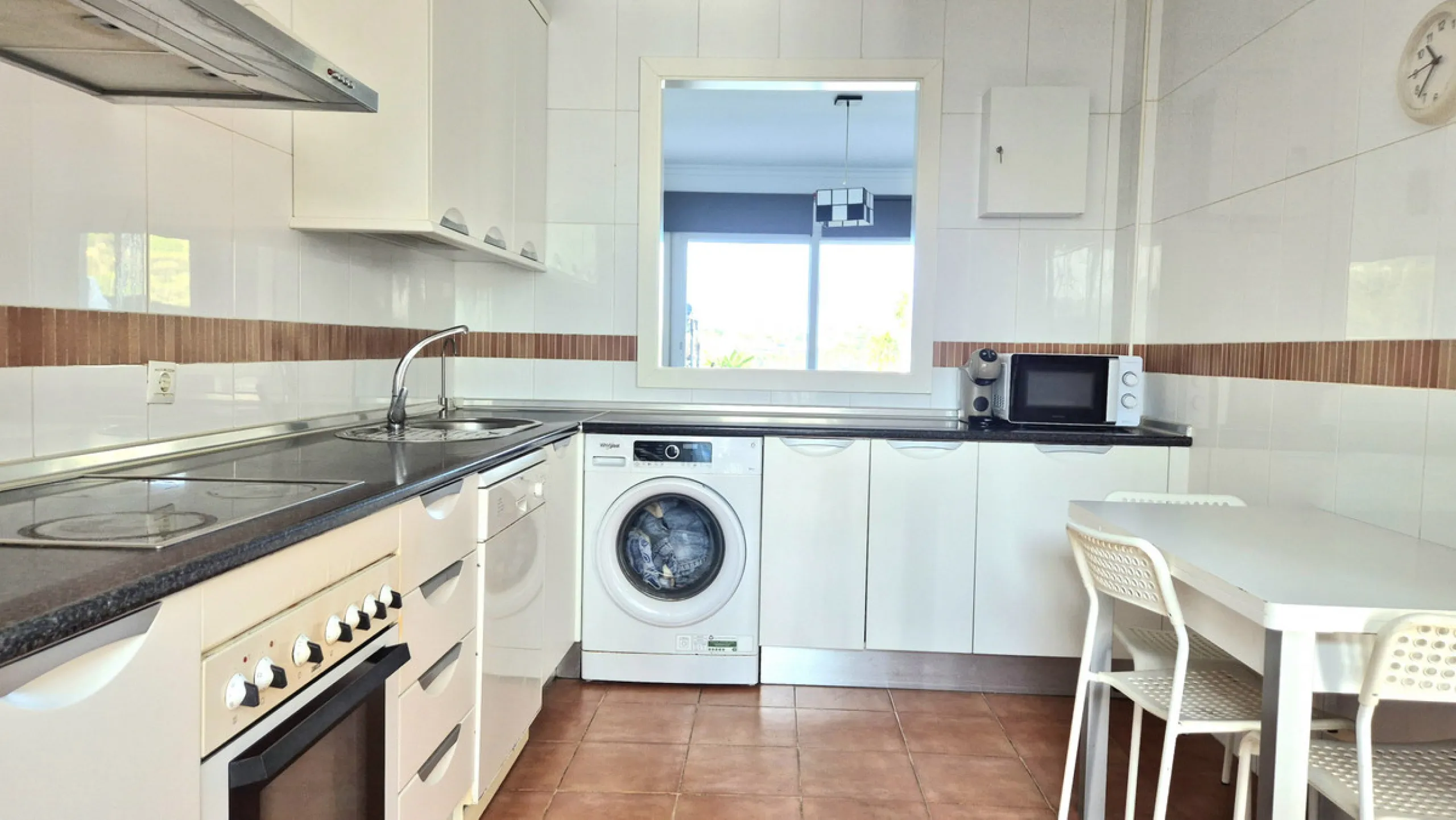 House - Townhouse в продаже в Alhaurín el Grande, Málaga. В доме 3 спален и 3 ванных комнат. Площадь дома 242 м²