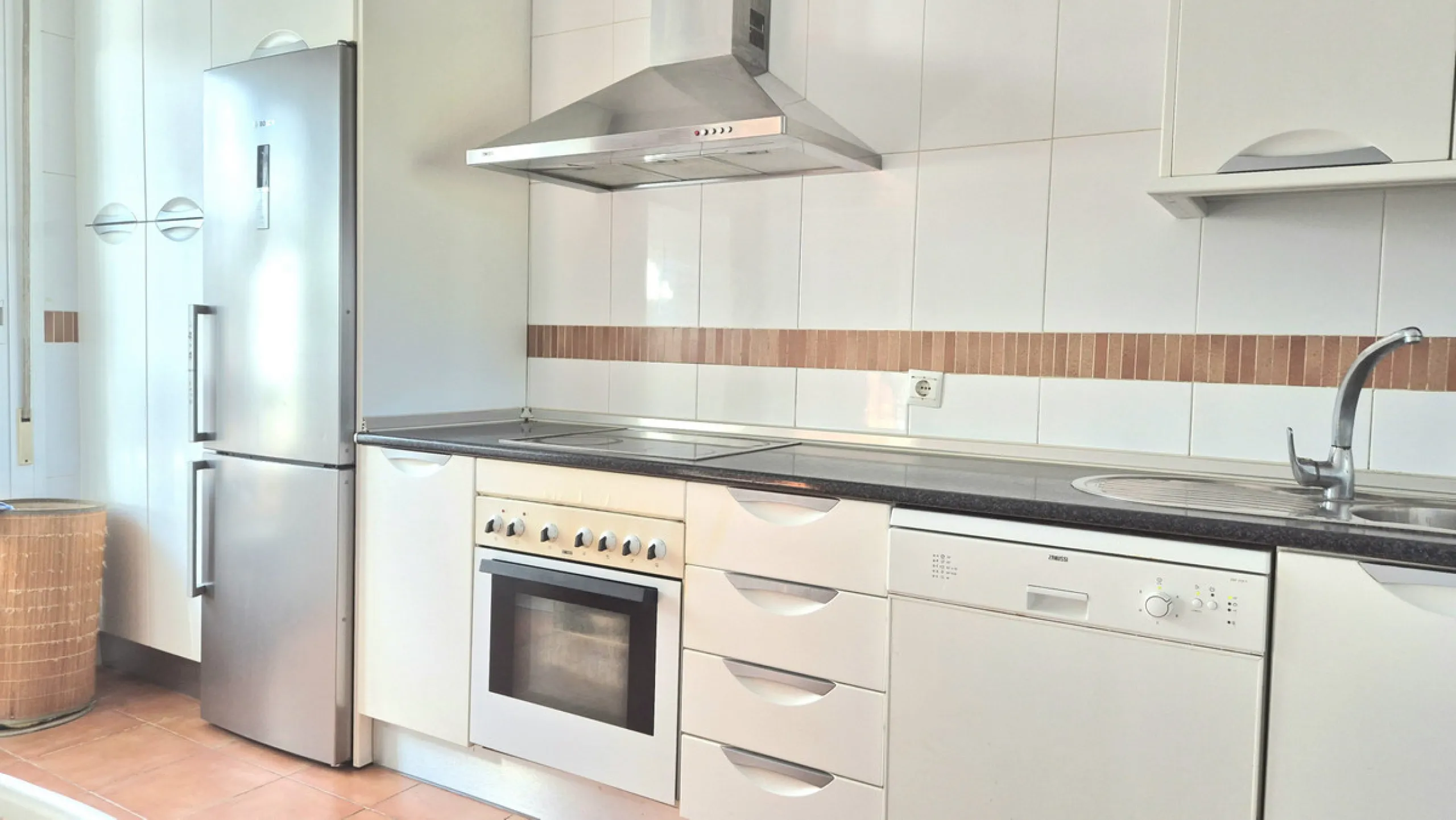 House - Townhouse в продаже в Alhaurín el Grande, Málaga. В доме 3 спален и 3 ванных комнат. Площадь дома 242 м²