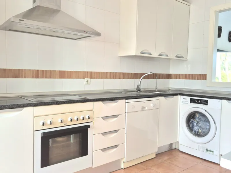 House - Townhouse в продаже в Alhaurín el Grande, Málaga. В доме 3 спален и 3 ванных комнат. Площадь дома 242 м²