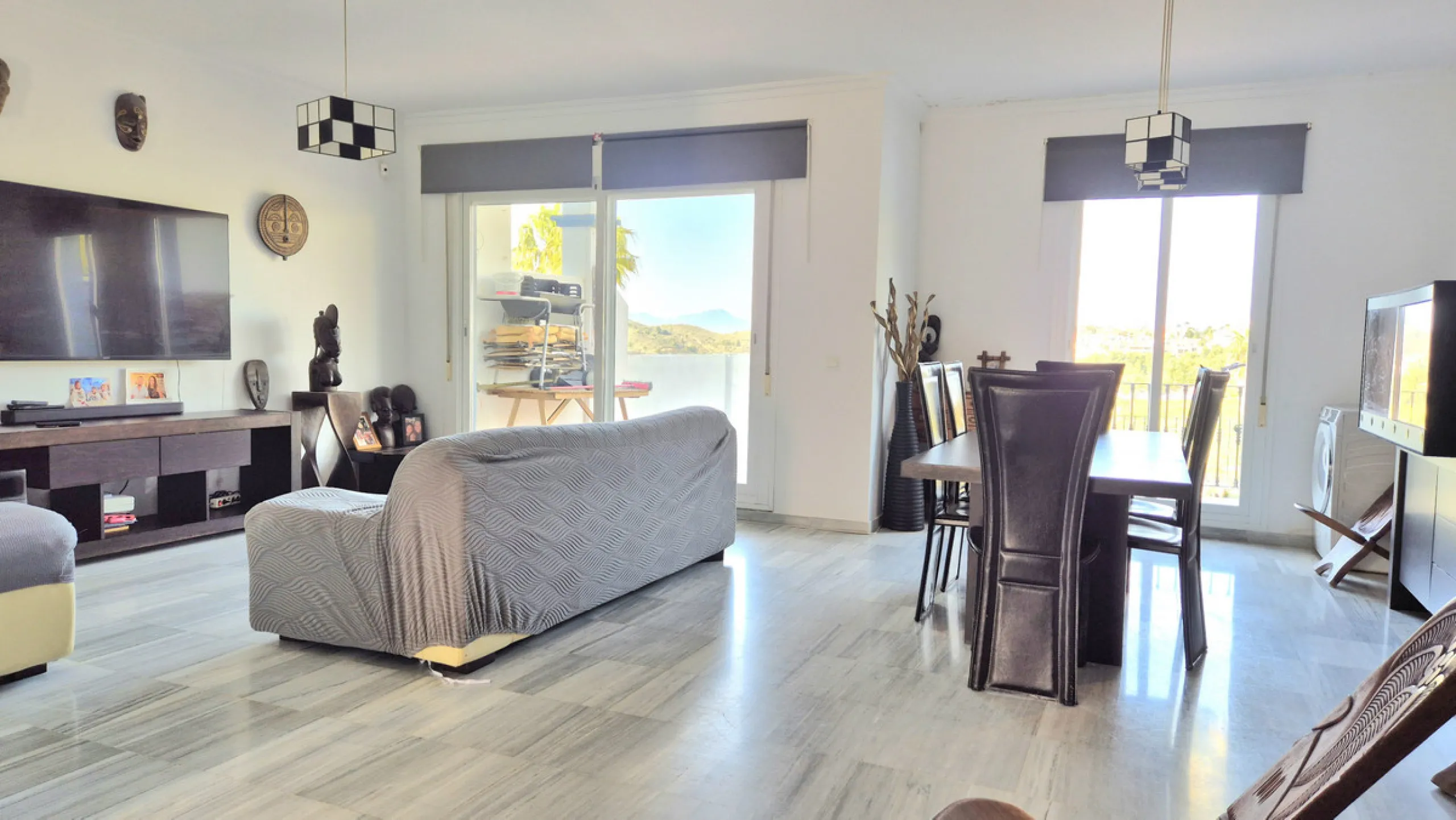 House - Townhouse в продаже в Alhaurín el Grande, Málaga. В доме 3 спален и 3 ванных комнат. Площадь дома 242 м²