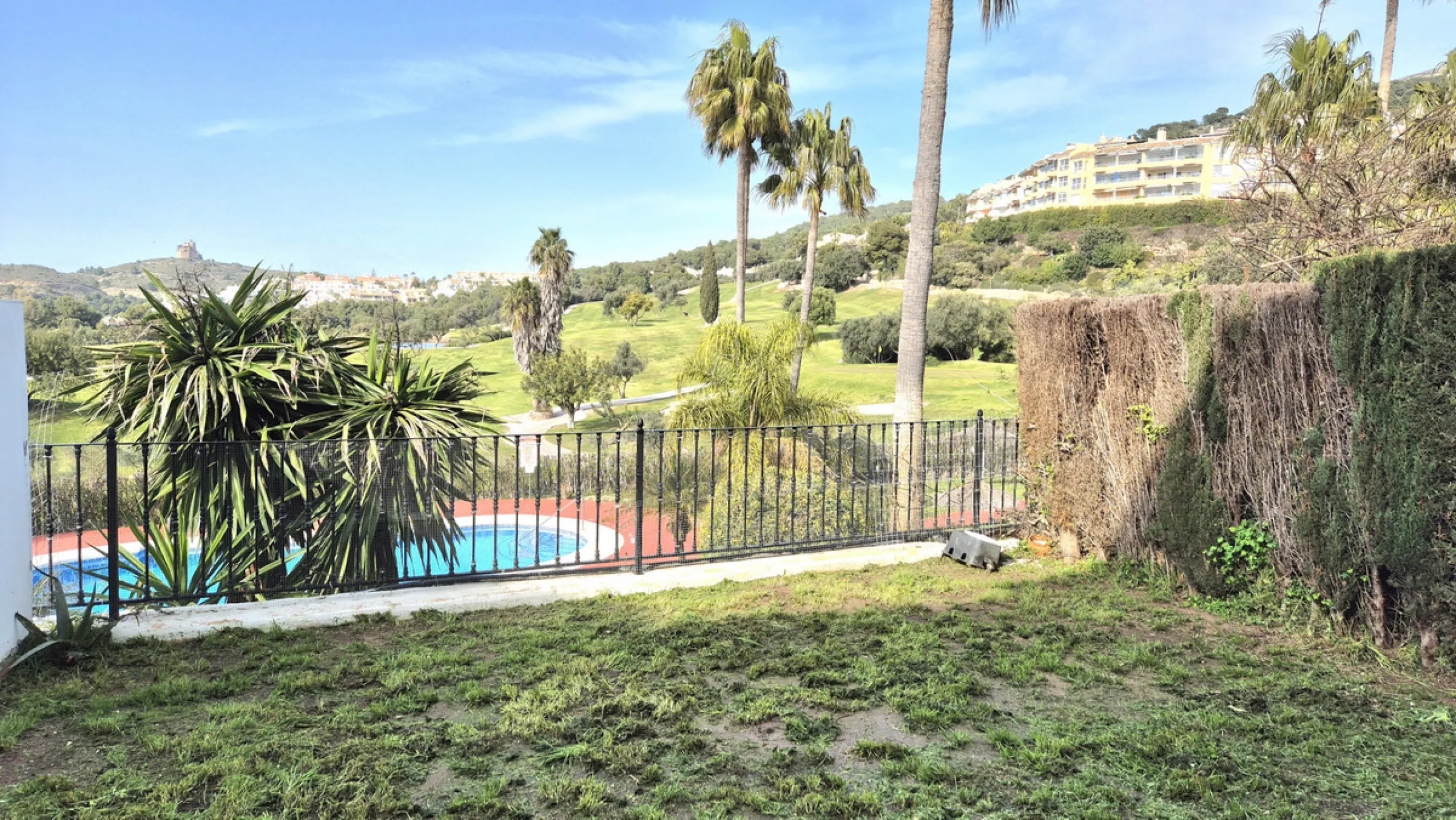 House - Townhouse в продаже в Alhaurín el Grande, Málaga. В доме 3 спален и 3 ванных комнат. Площадь дома 242 м²