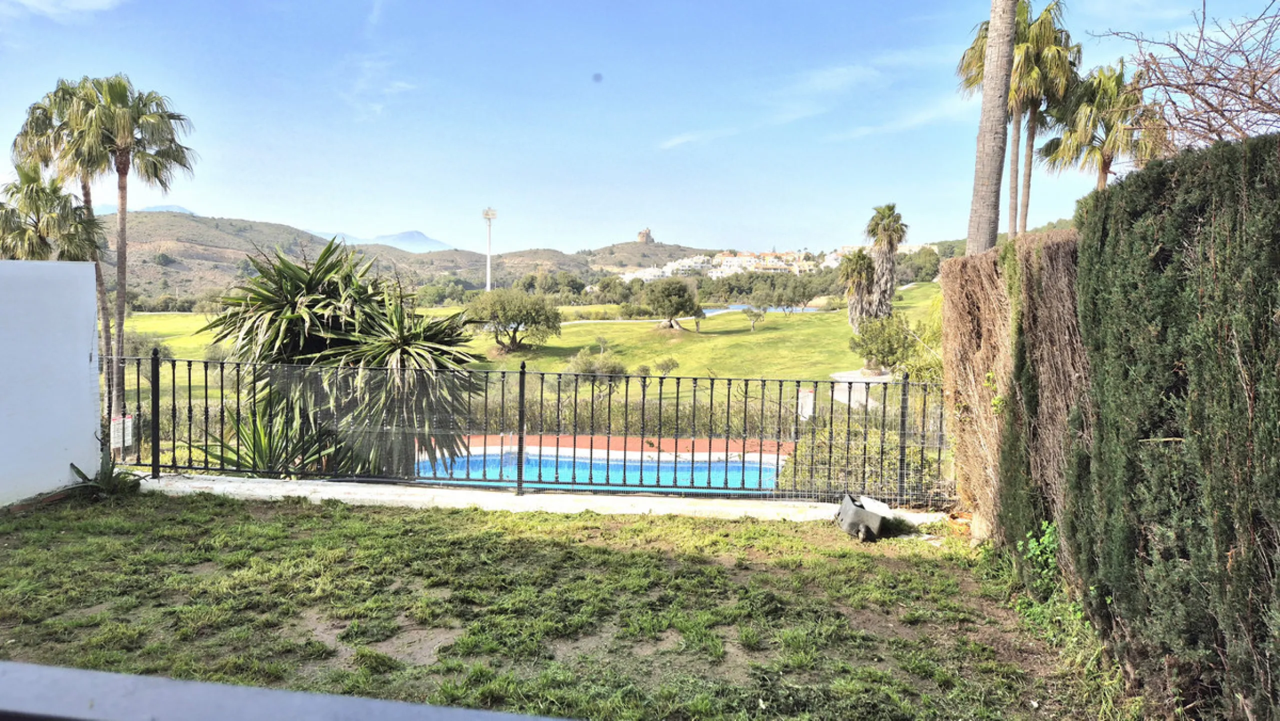 House - Townhouse в продаже в Alhaurín el Grande, Málaga. В доме 3 спален и 3 ванных комнат. Площадь дома 242 м²