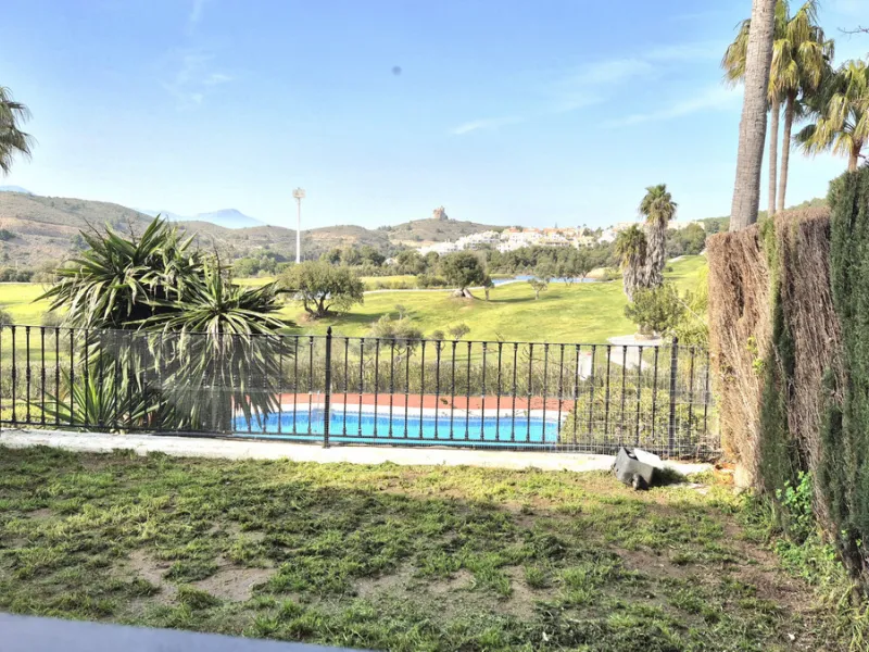 House - Townhouse в продаже в Alhaurín el Grande, Málaga. В доме 3 спален и 3 ванных комнат. Площадь дома 242 м²