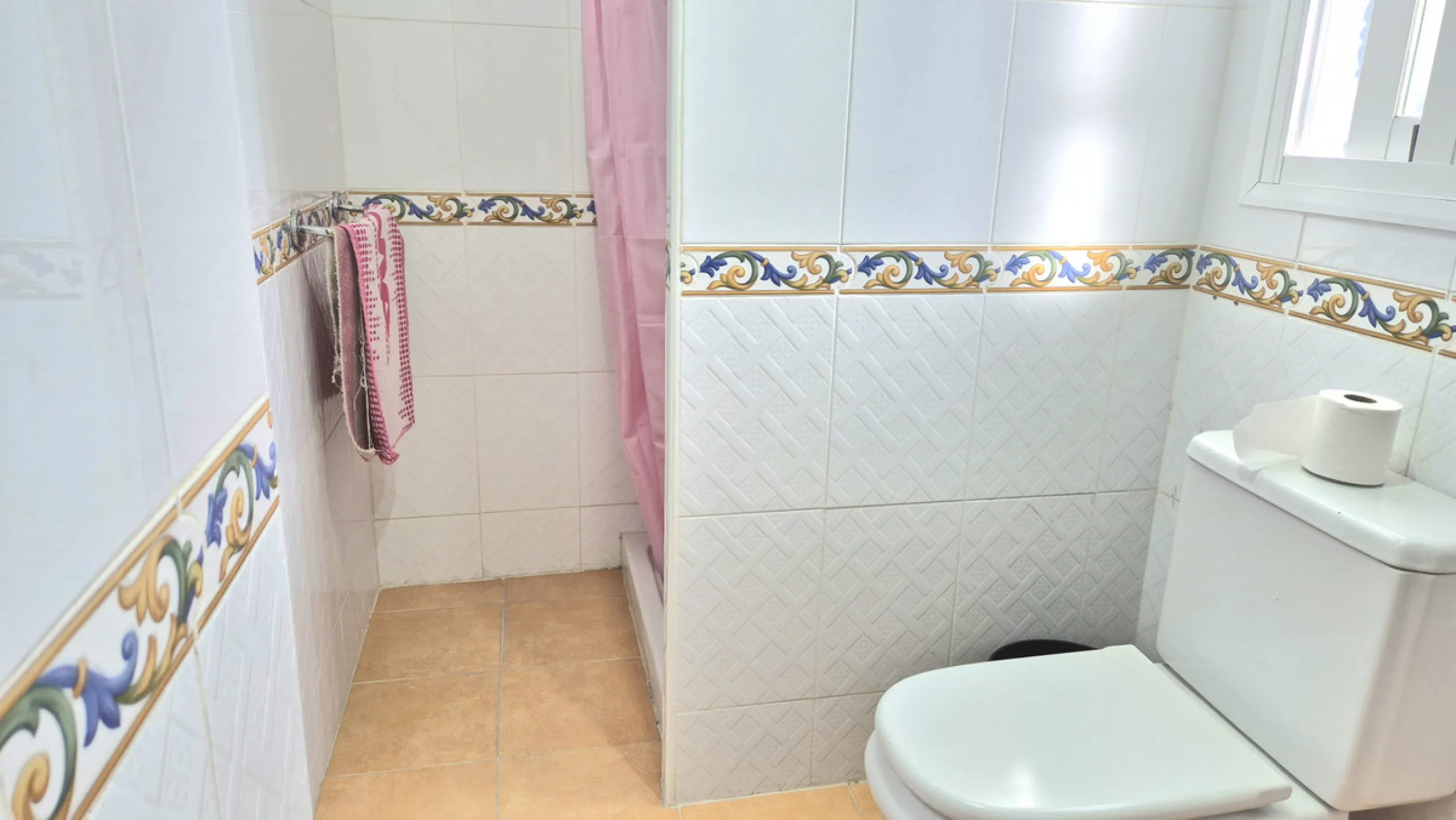 House - Townhouse в продаже в Alhaurín el Grande, Málaga. В доме 3 спален и 3 ванных комнат. Площадь дома 242 м²