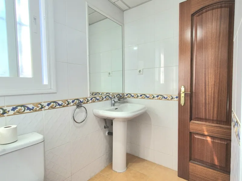 House - Townhouse в продаже в Alhaurín el Grande, Málaga. В доме 3 спален и 3 ванных комнат. Площадь дома 242 м²