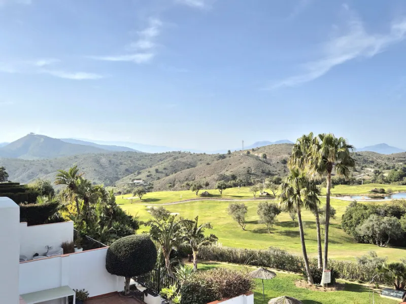 House - Townhouse в продаже в Alhaurín el Grande, Málaga. В доме 3 спален и 3 ванных комнат. Площадь дома 242 м²