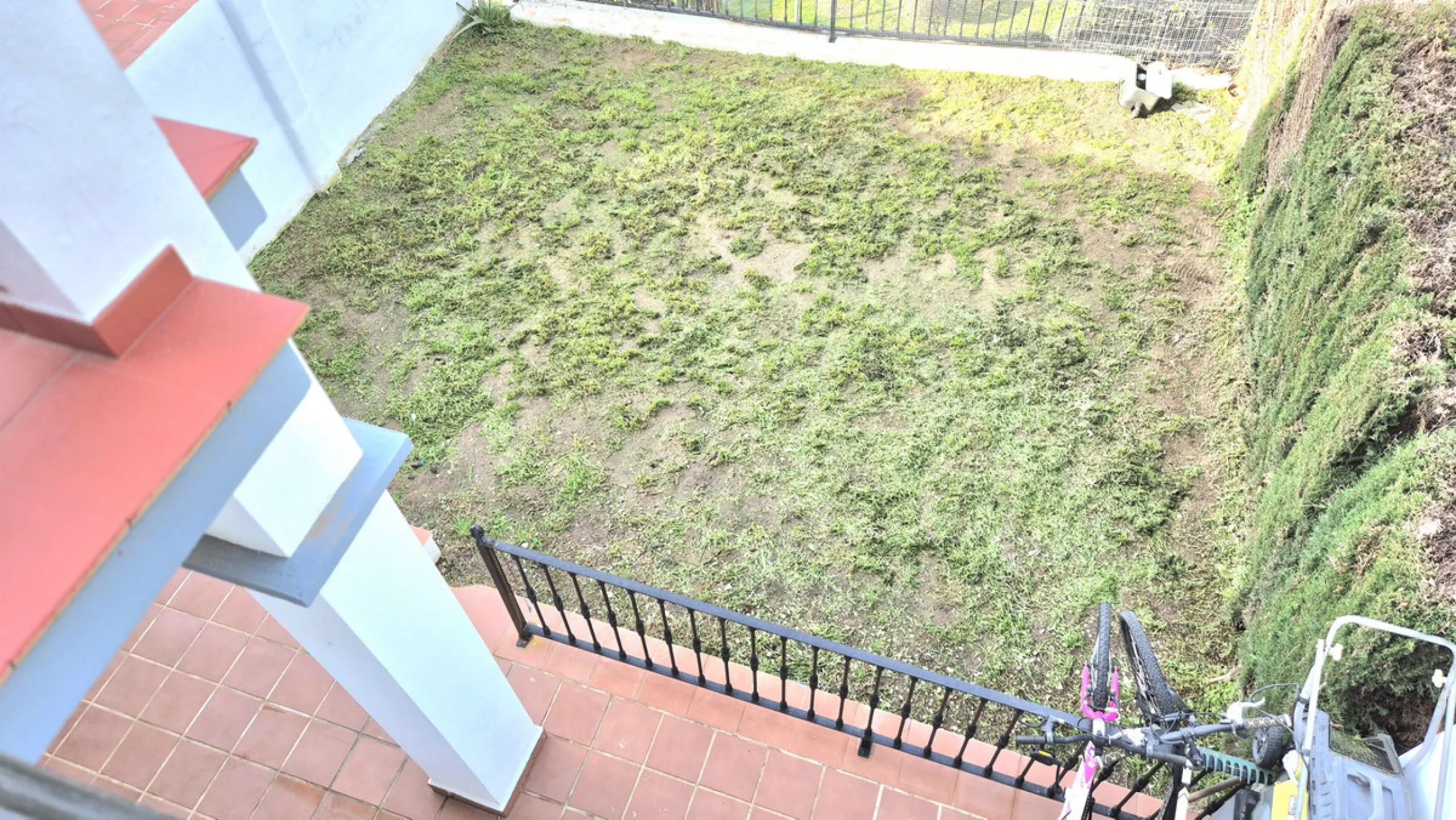 House - Townhouse в продаже в Alhaurín el Grande, Málaga. В доме 3 спален и 3 ванных комнат. Площадь дома 242 м²