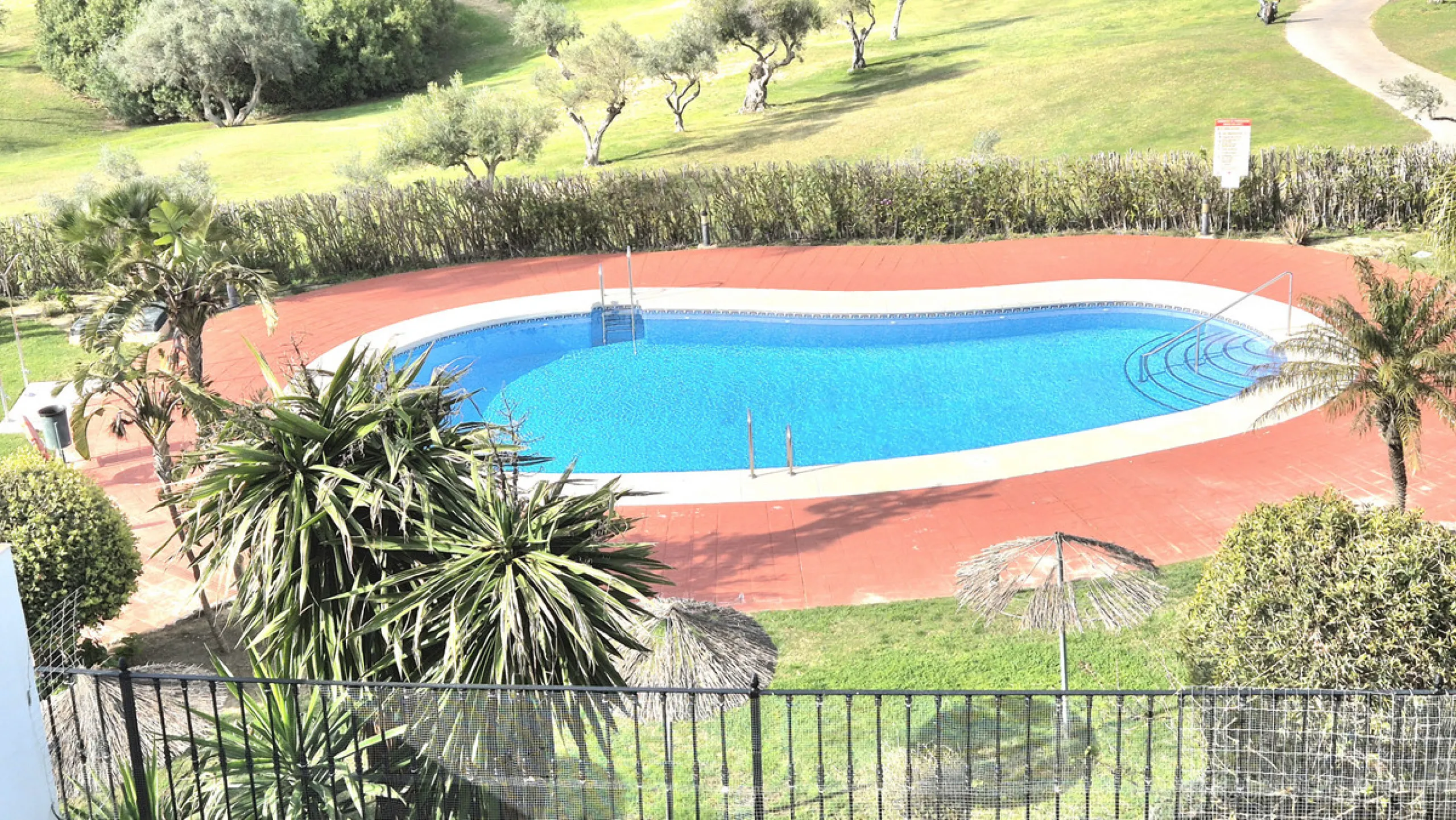House - Townhouse в продаже в Alhaurín el Grande, Málaga. В доме 3 спален и 3 ванных комнат. Площадь дома 242 м²