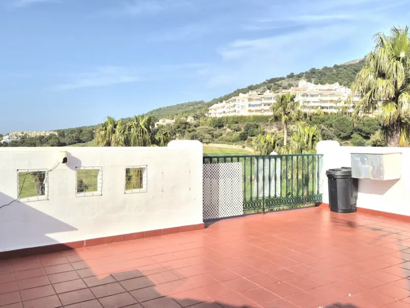 House - Townhouse в продаже в Alhaurín el Grande, Málaga. В доме 3 спален и 3 ванных комнат. Площадь дома 242 м²