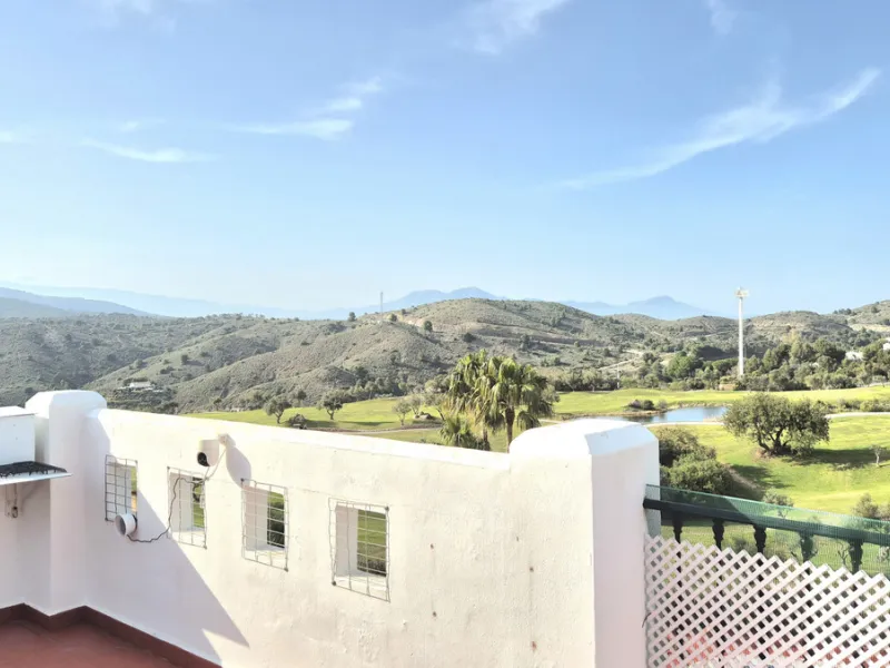 House - Townhouse в продаже в Alhaurín el Grande, Málaga. В доме 3 спален и 3 ванных комнат. Площадь дома 242 м²