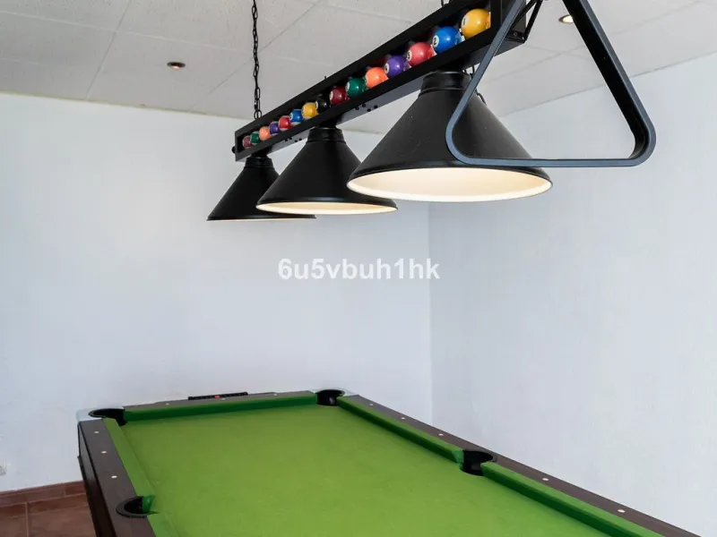 House - Detached Villa в продаже в Fuengirola, Málaga. В доме 4 спален и 6 ванных комнат. Площадь дома 300 м². Площадь участка 1000 м²