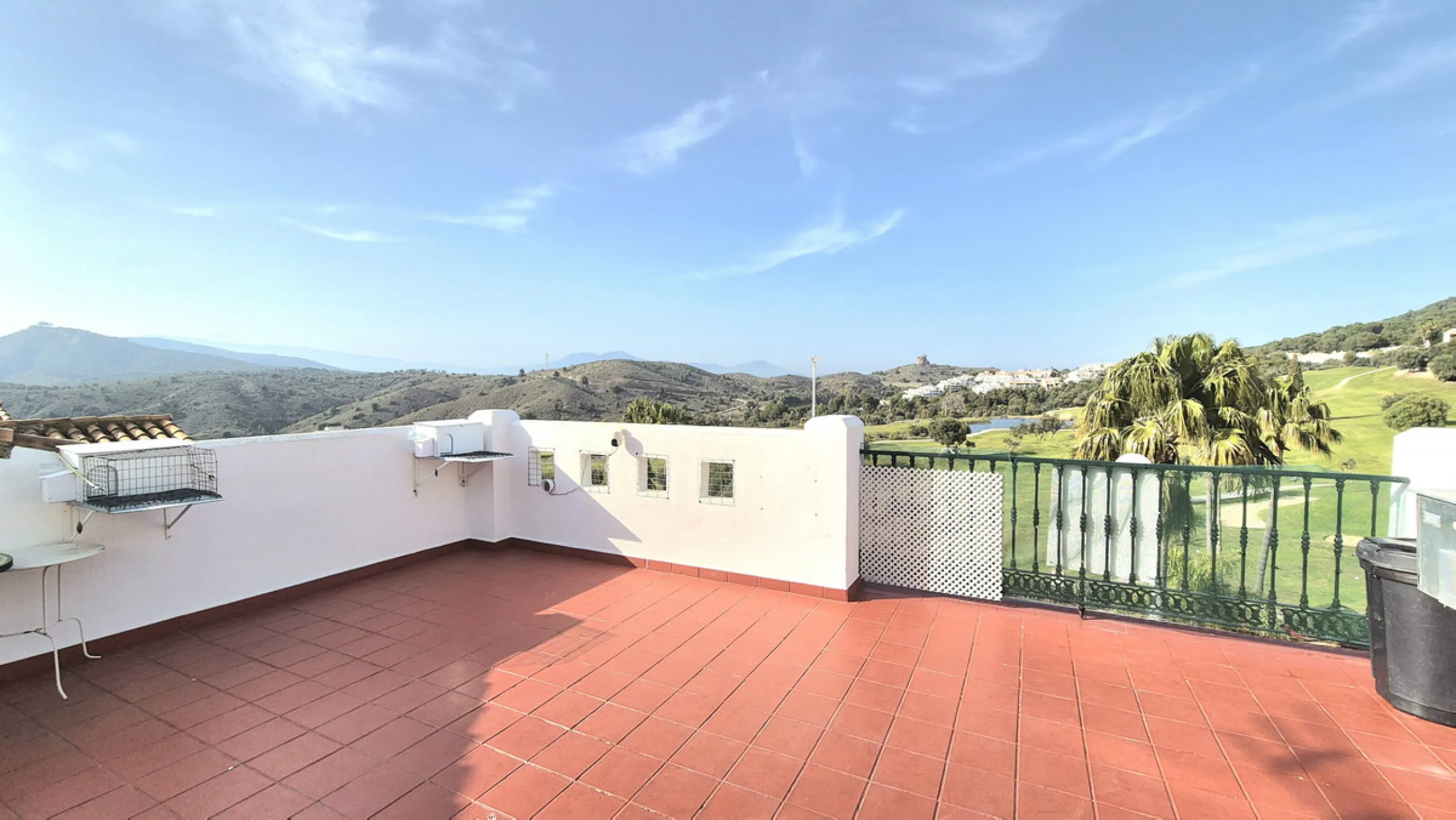 House - Townhouse в продаже в Alhaurín el Grande, Málaga. В доме 3 спален и 3 ванных комнат. Площадь дома 242 м²