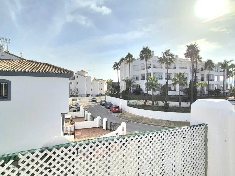 House - Townhouse в продаже в Alhaurín el Grande, Málaga. В доме 3 спален и 3 ванных комнат. Площадь дома 242 м²
