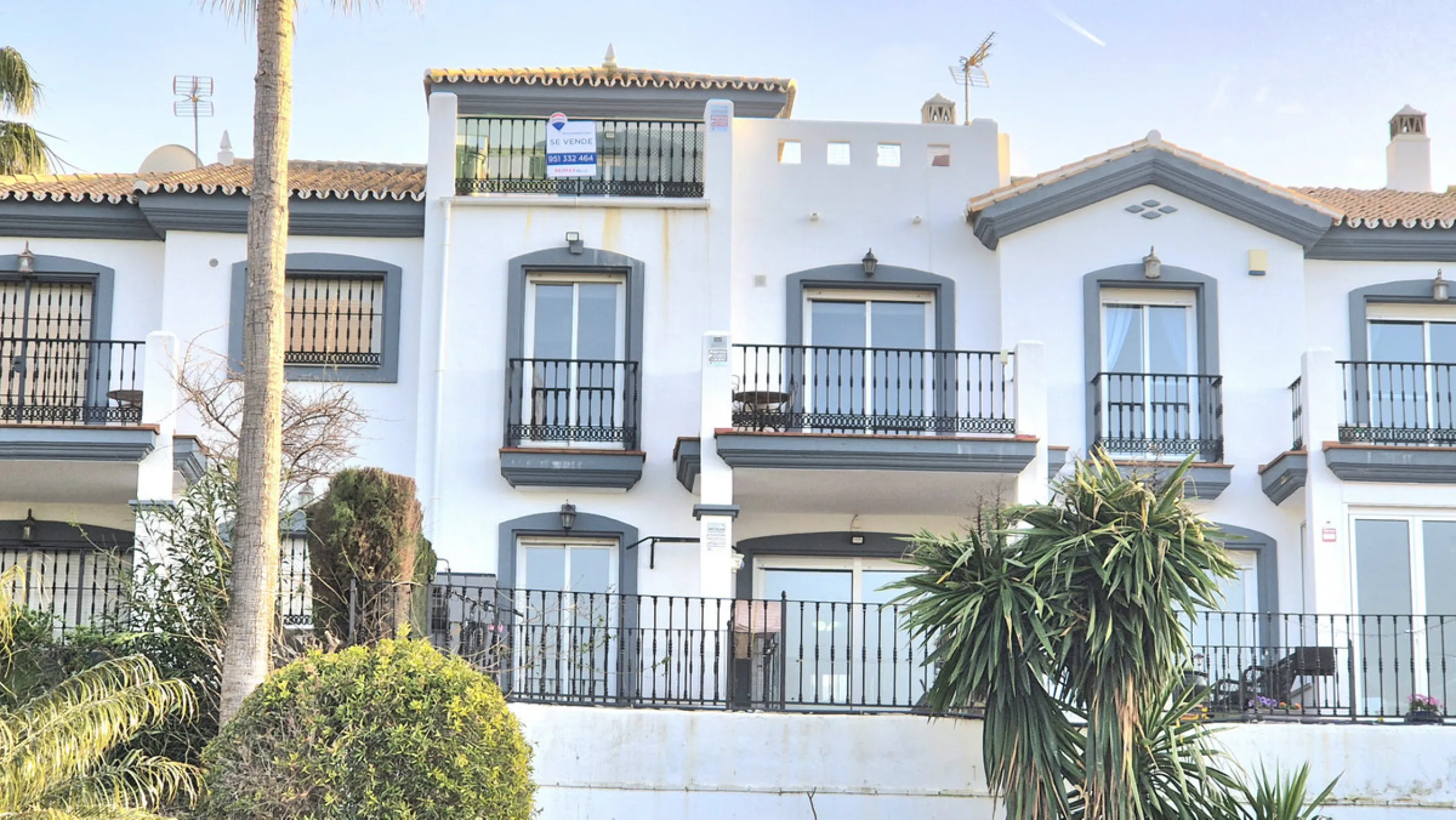 House - Townhouse в продаже в Alhaurín el Grande, Málaga. В доме 3 спален и 3 ванных комнат. Площадь дома 242 м²