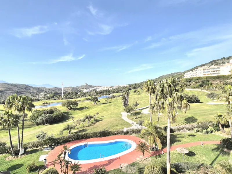 House - Townhouse в продаже в Alhaurín el Grande, Málaga. В доме 3 спален и 3 ванных комнат. Площадь дома 242 м²