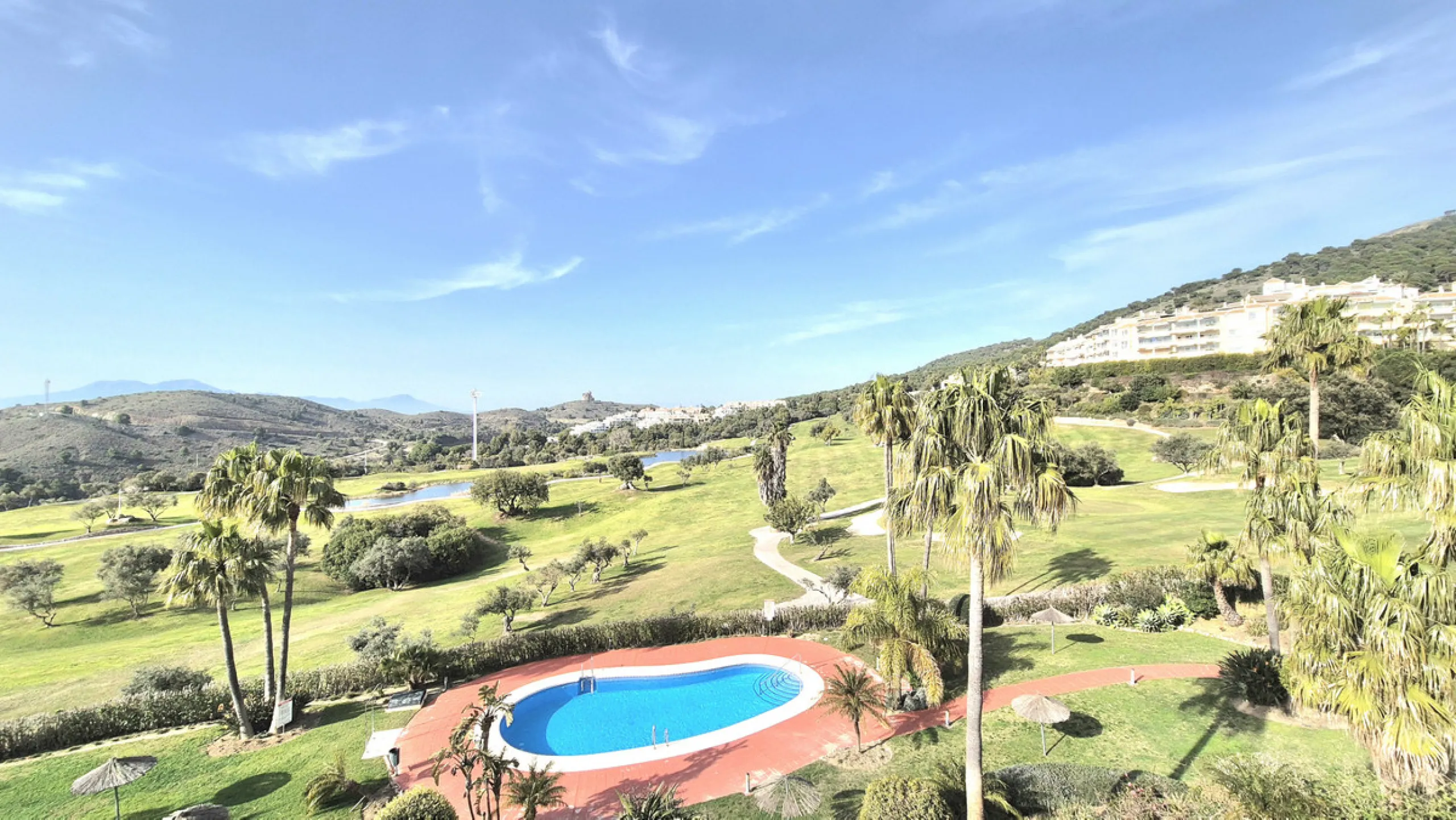 House - Townhouse в продаже в Alhaurín el Grande, Málaga. В доме 3 спален и 3 ванных комнат. Площадь дома 242 м²