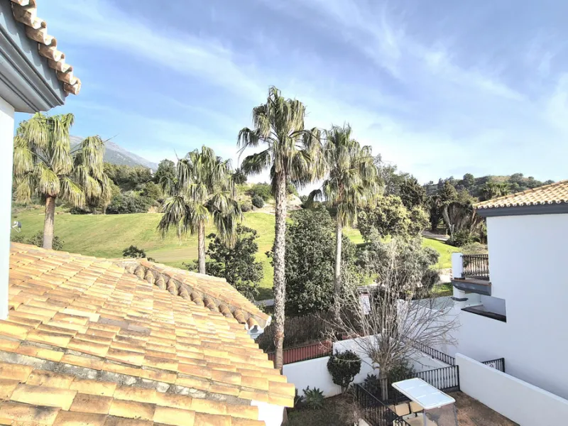 House - Townhouse в продаже в Alhaurín el Grande, Málaga. В доме 3 спален и 3 ванных комнат. Площадь дома 242 м²