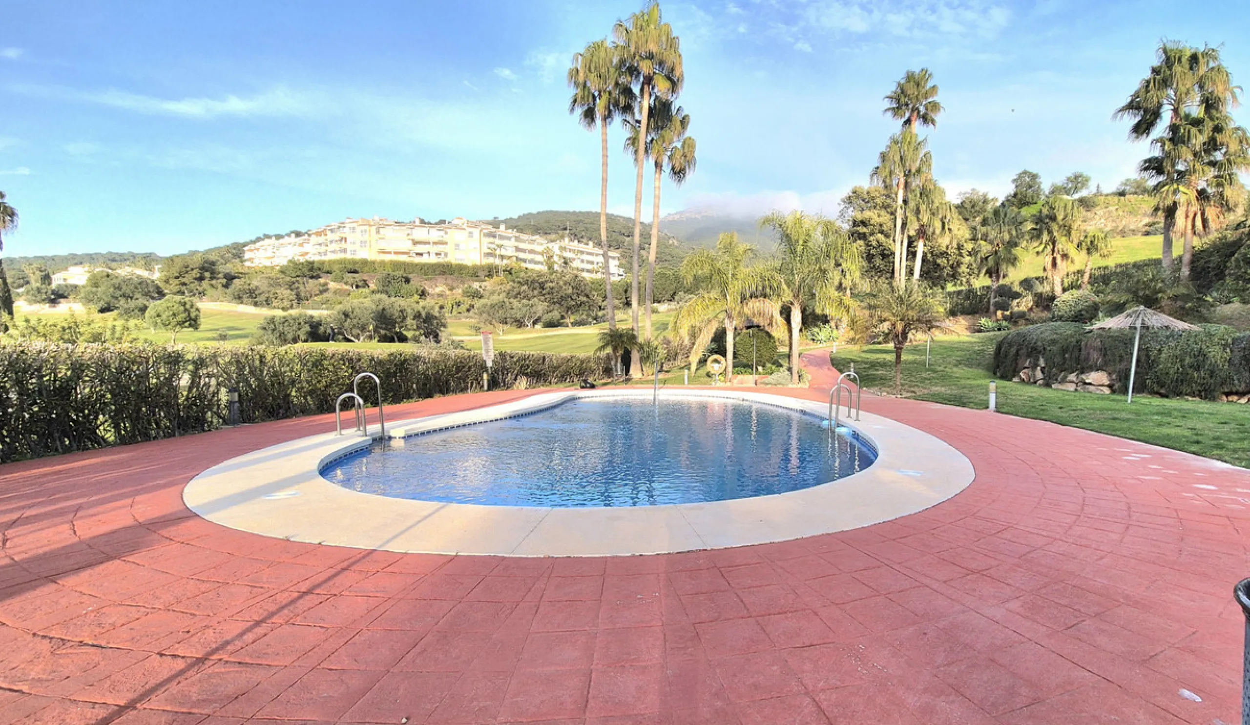 House - Townhouse в продаже в Alhaurín el Grande, Málaga. В доме 3 спален и 3 ванных комнат. Площадь дома 242 м²