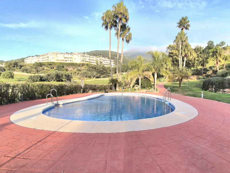 House - Townhouse в продаже в Alhaurín el Grande, Málaga. В доме 3 спален и 3 ванных комнат. Площадь дома 242 м²