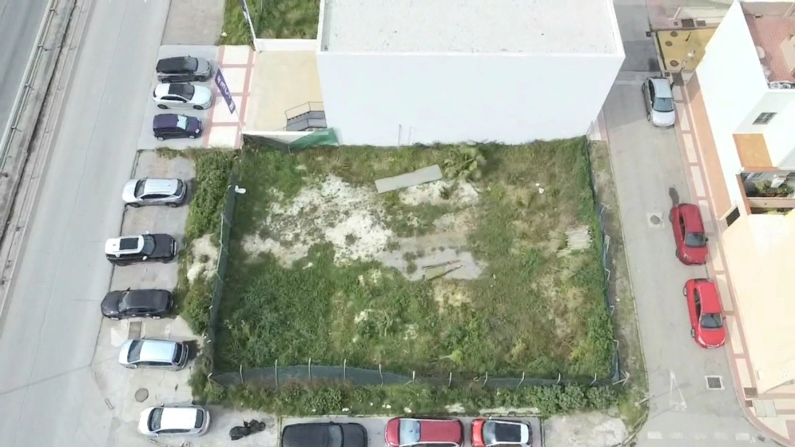 Plot - Land в продаже в Estepona, Málaga. Площадь участка 594 м²